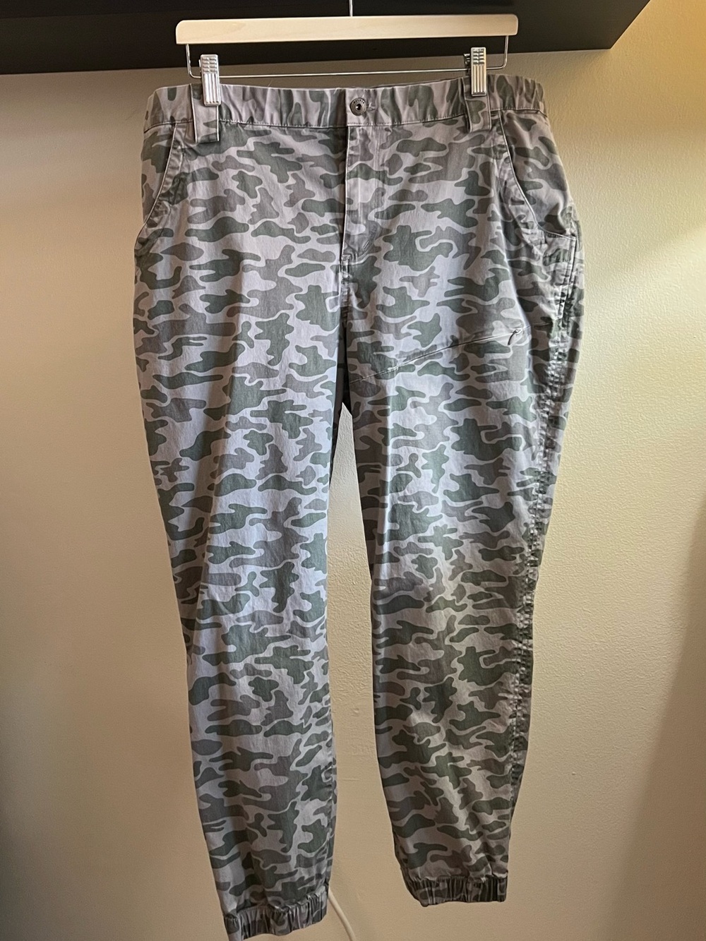 Duluth Trading Co. Women's Rootstock Gardening Joggers, Camo, Size 18